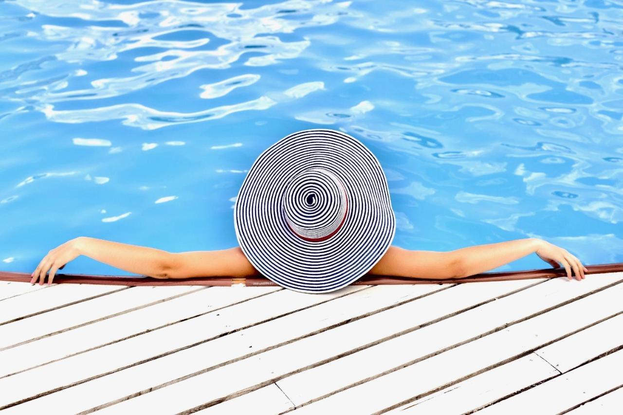 Sunny Suite 14 - Elegantes Hotelapartment Mit Grossartigem Pool-Wellnessbereich Direkt Am Meer In Ruhiger Lage - Perfekt Fuer Mensch Und Tier Бёргеренде-Ретвиш Экстерьер фото